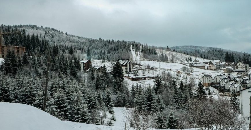 Зима в Карпатах: в этом году украинским курортам повезло со снегом (фоторепортаж)