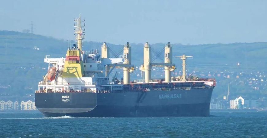 Сомалийские пираты вернулись: Испания подтвердила захват торгового корабляТорговое судно Ruen под флагом Мальты было захвачено неизвестными рейдерами у берегов Сомали, подтвердило министерство обороны Испании