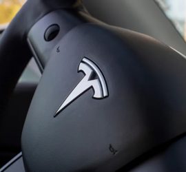 У водителей Tesla — самый высокий уровень аварийности, а водители BMW чаще всего водят в нетрезвом состоянии, — исследование